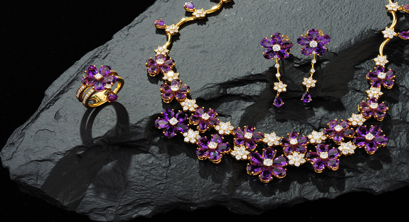 18K Yellow Gold with Amethyst and Diamond Set