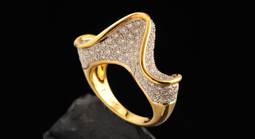 18K Yellow Gold with Diamond Ring