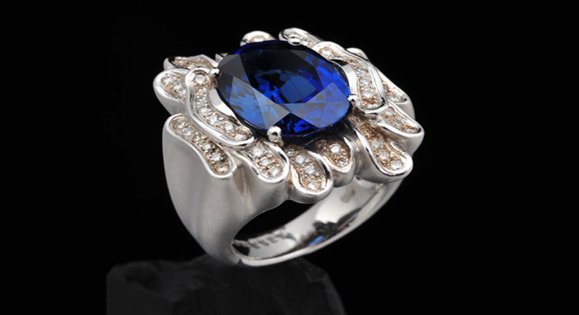 18K White Gold with Sapphire and Diamond Ring