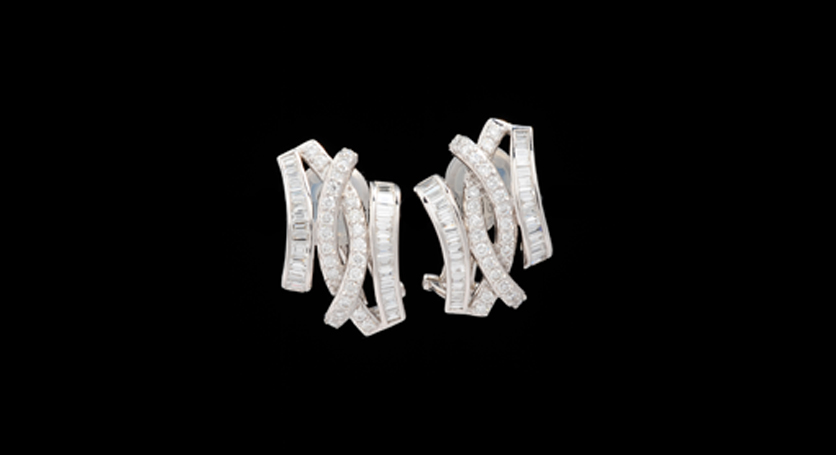 18K White Gold with Diamond Earring