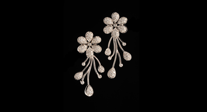 18K White Gold with Diamond Earring