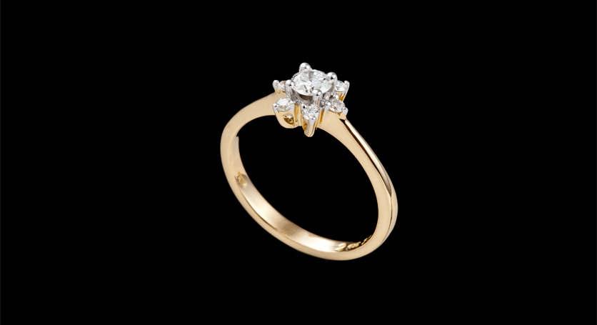 18K Yellow Gold with Diamond Ring
