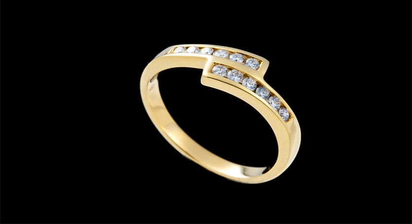 18K Yellow Gold with Diamond Ring