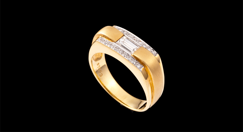 18K Yellow Gold with Diamond Ring