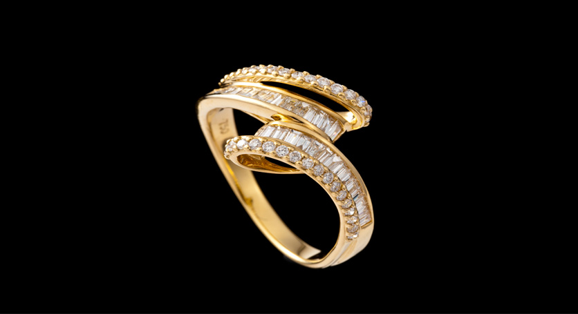 18K Yellow Gold with Diamond Ring